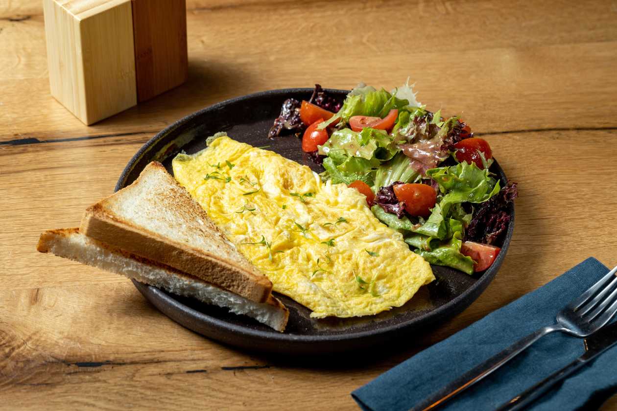 Omelette With Ham And Cheese