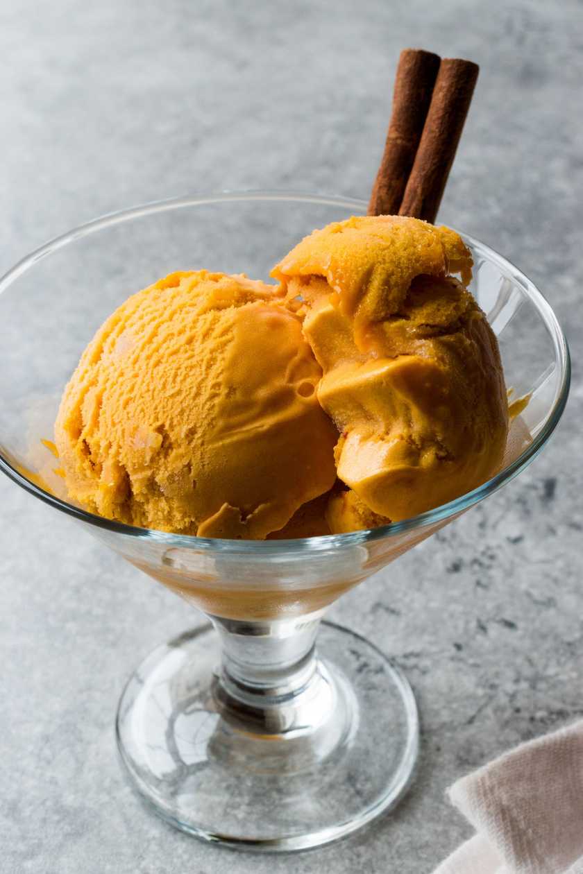 Stracciatella Gold Ice Cream