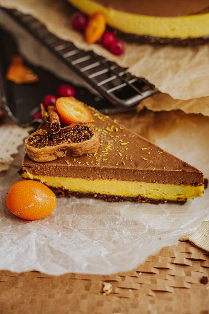 Felie de tort cu portocale si ciocolata