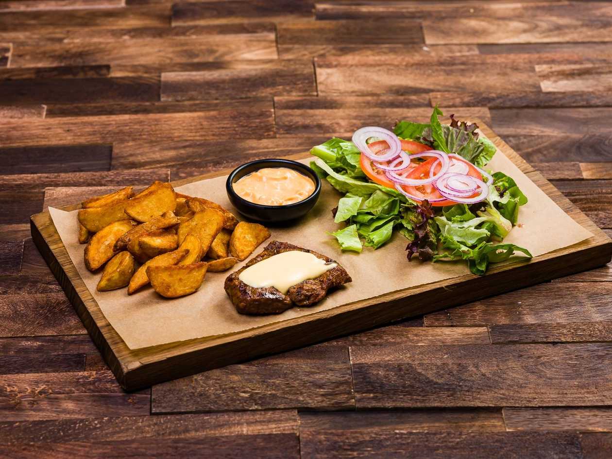 Naked burgeris su jautienos išpjova kompleksas