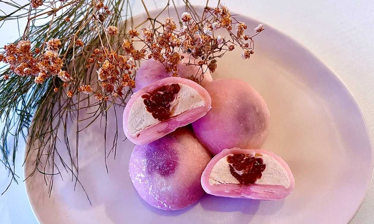 Strawberry mochi