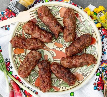 Ćevapi s prilogom