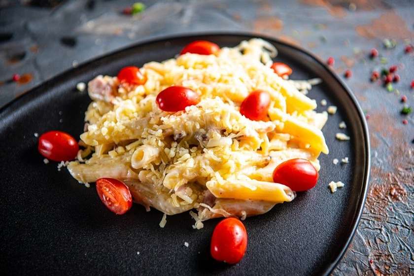 Creamy bacon pasta for children