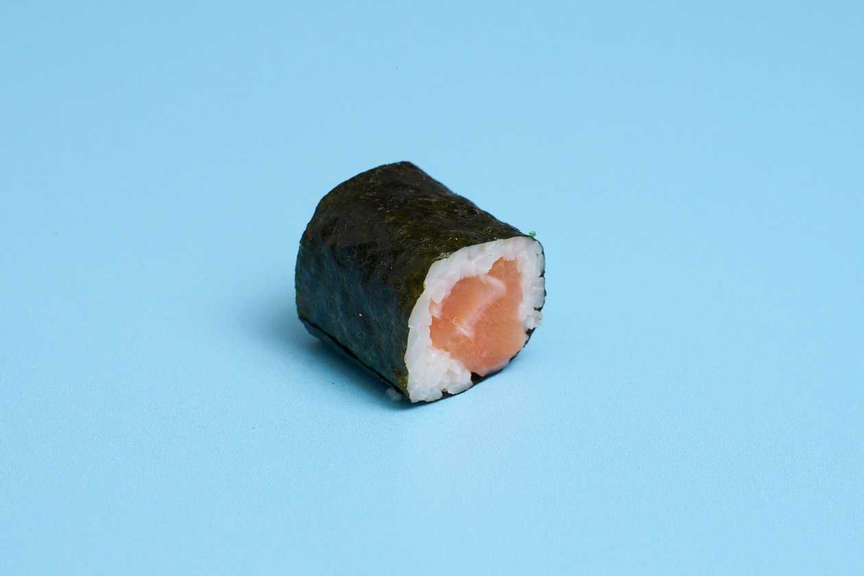 Salmon Maki, 6 pieces