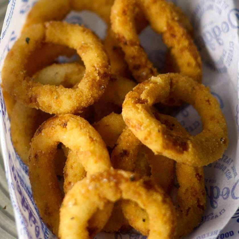 FRIED ONION RINGS \ ЦИБУЛЕВІ КІЛЬЦЯ ФРІ З СОУСОМ (160г/40г)