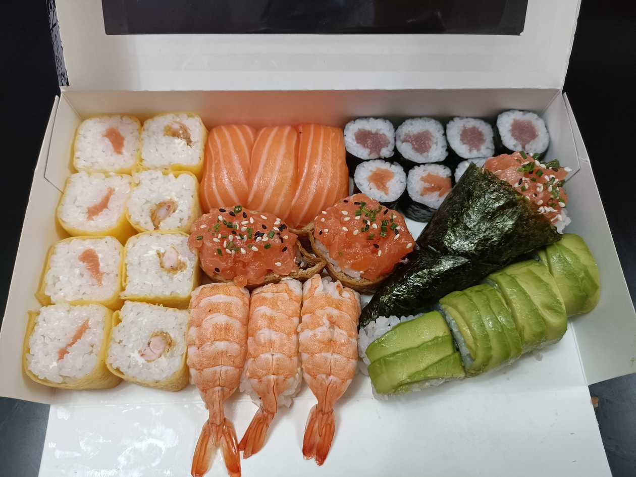 W41 Sushi Misto (29 Pcs.)