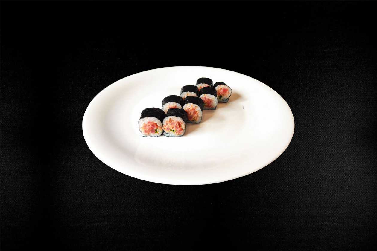 6+. With tuna, curry sauce and onion leaves