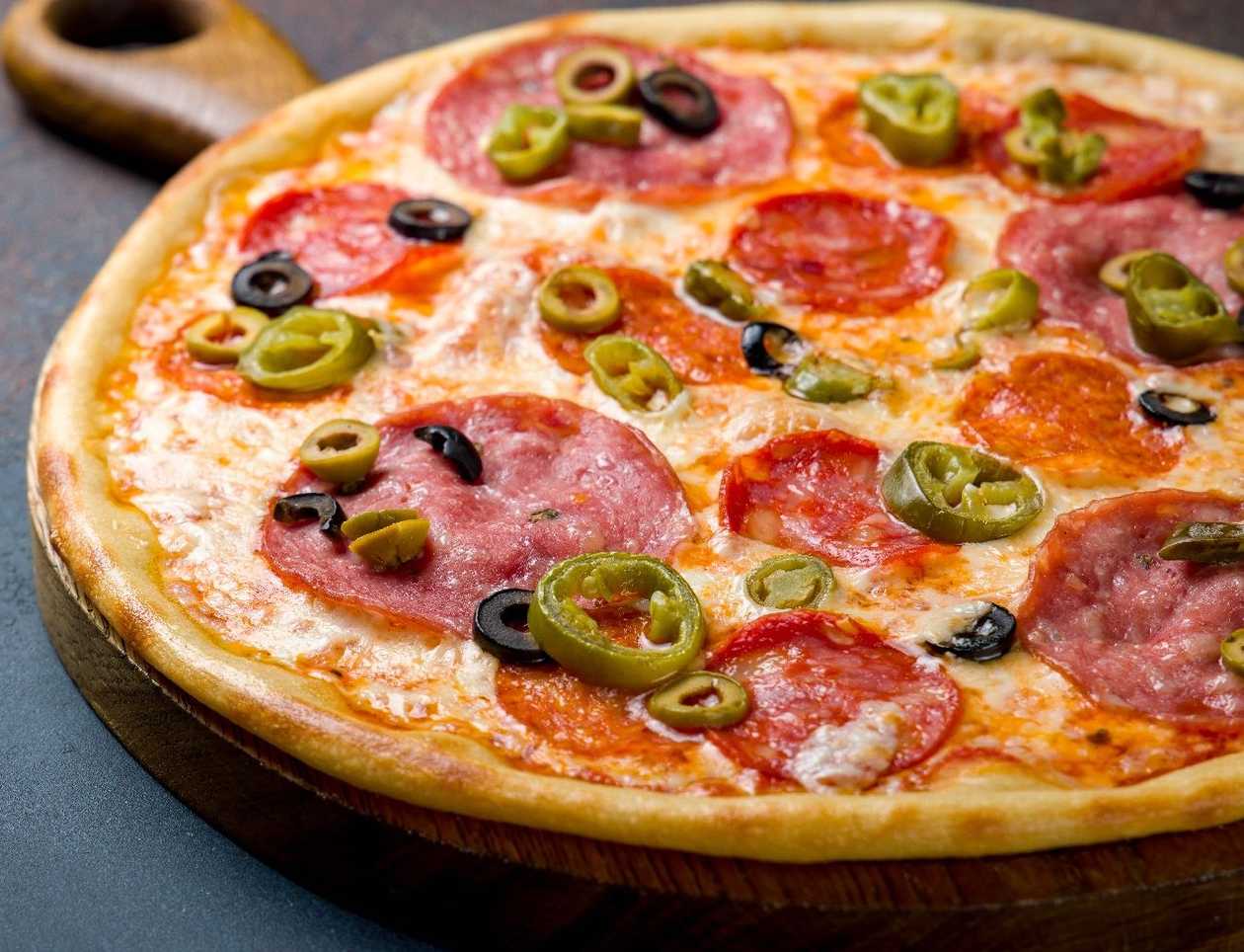 Picante pepperoni pizza
