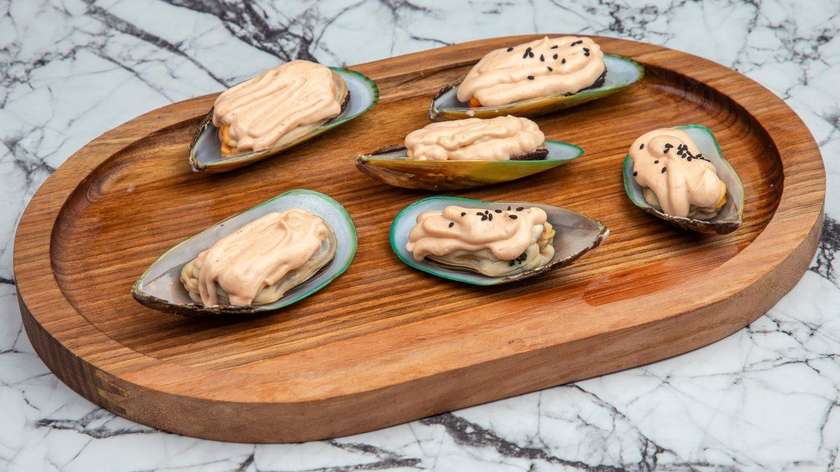 Baked Green-Lipped Mussels (6 pcs)