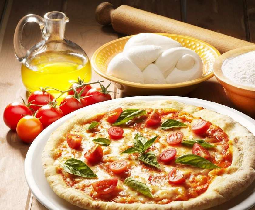 Neapolitan pizza 32cm