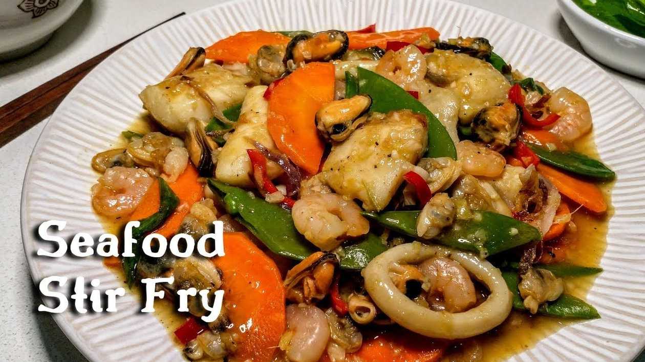 12.Stir Fried Seafood Combo with Vegetables