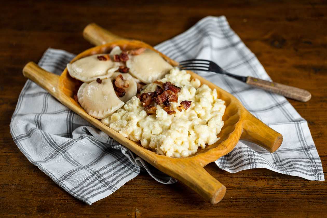Peasant plate with bacon