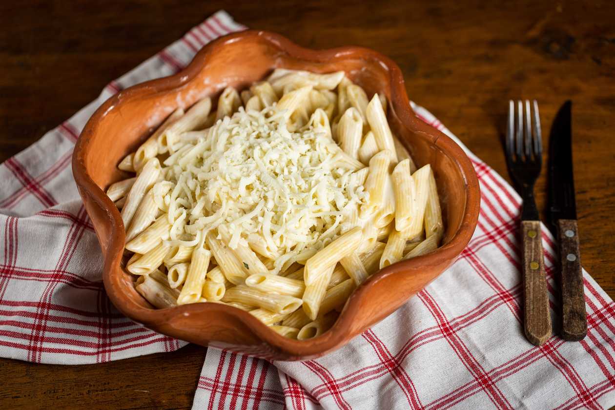Pasta in cheese sauce