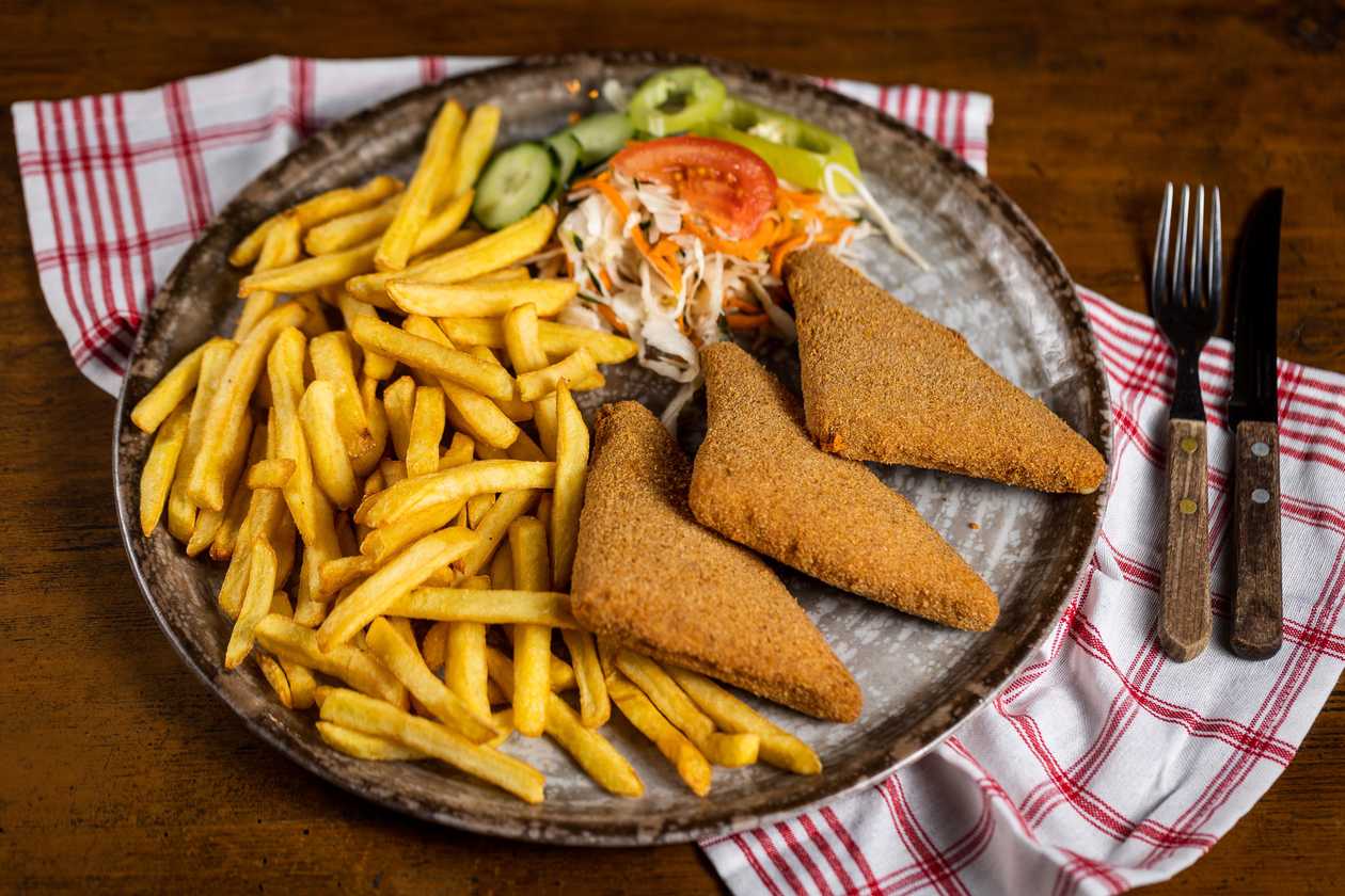 Fried cheese, fries, vegetable garnish