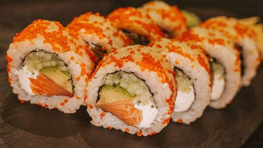 California łosoś surowy w tobiko