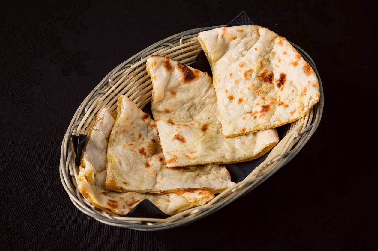Cheese naan with chilli