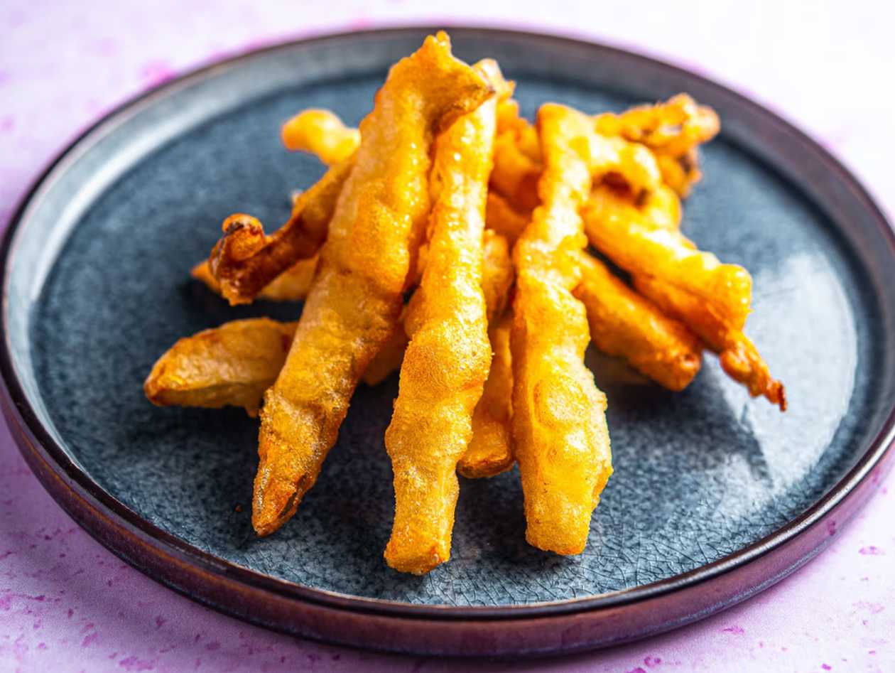 Eryngii tempura seasoned with shiitake salt