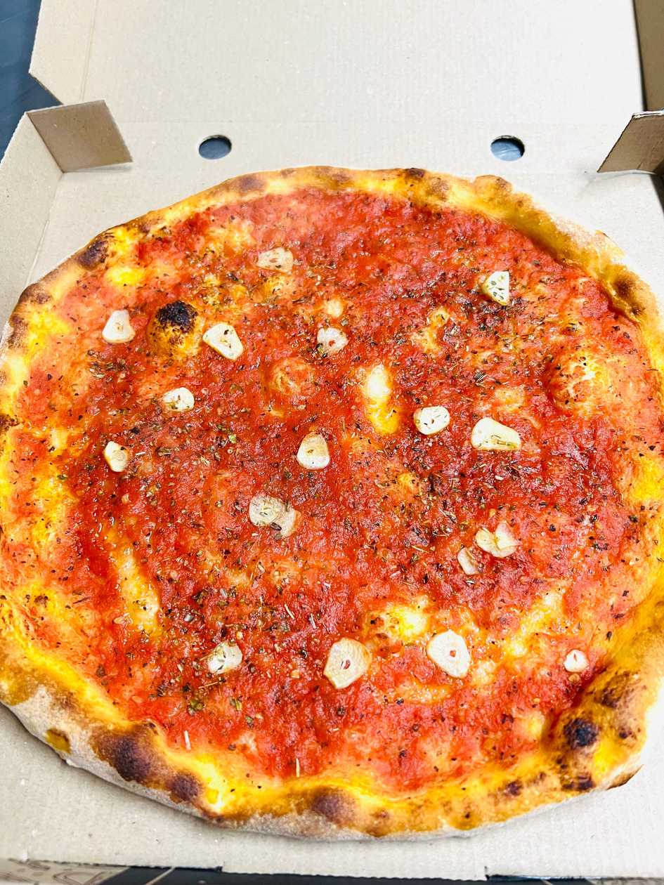 Marinara pizza