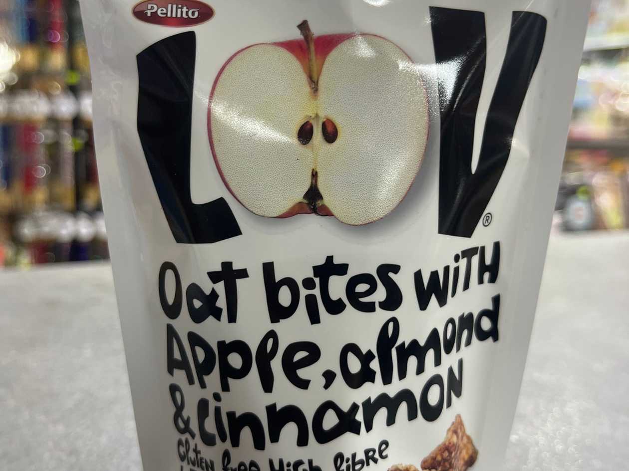 Oat bites with apple,almond & cinnamon 70g