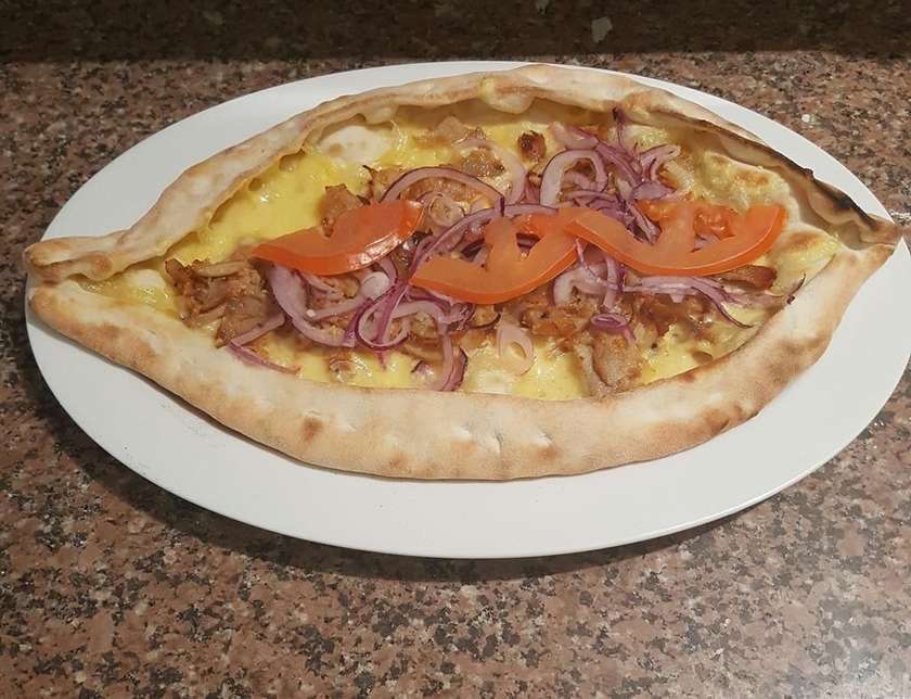 Pide s kuracím mäsom