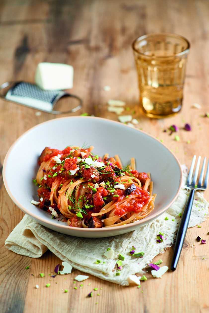 Homemade tagliolini with beef