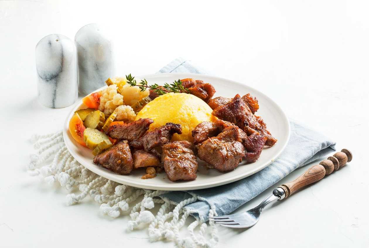 Pork alms with polenta meal