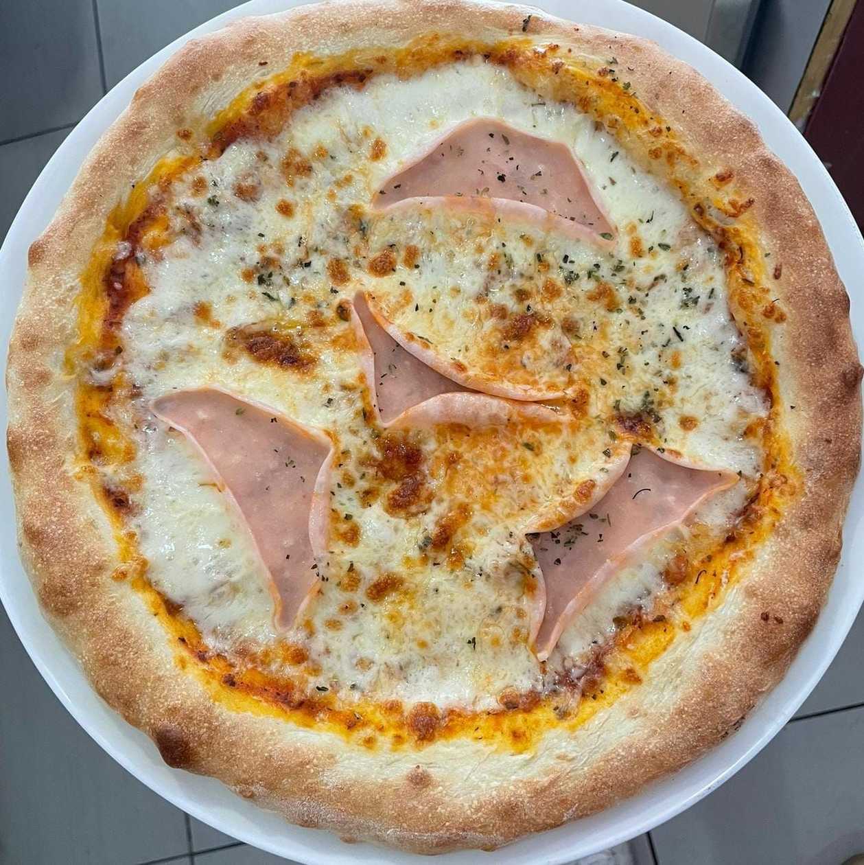 Ham Pizza