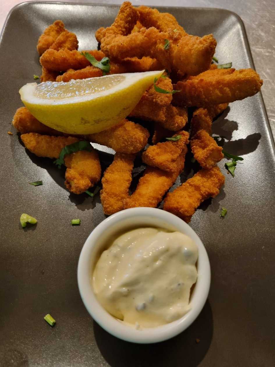Fried cuttlefish with garlic mayonnaise