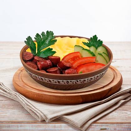 Картопляне пюре з мисливськими ковбасками