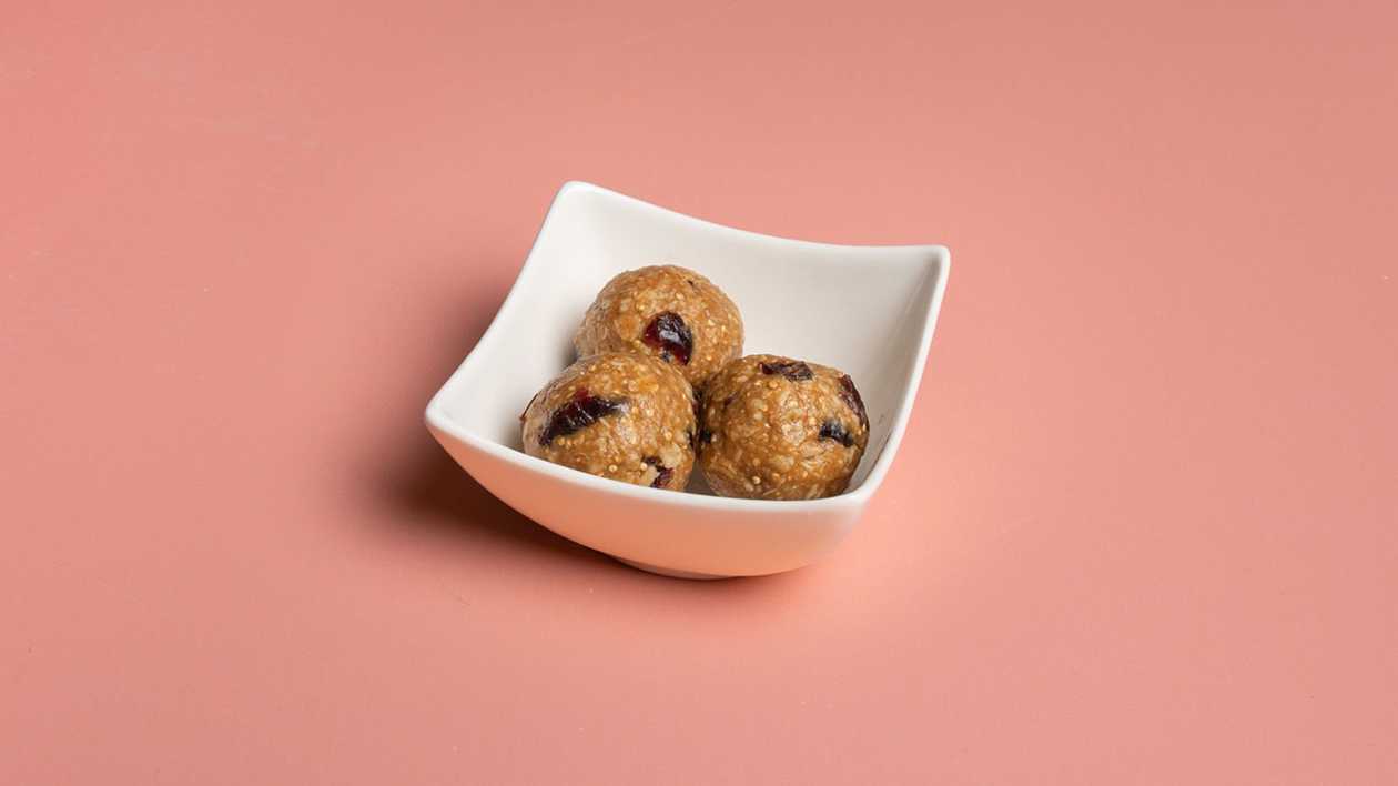 Vegan Cranberry Balls (N)