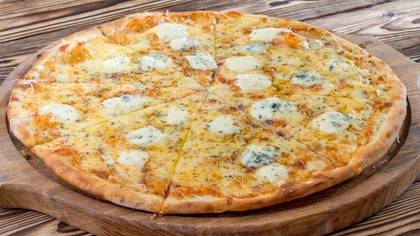 Creamy Cheese Pizza