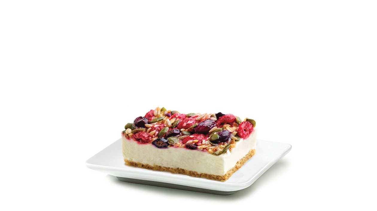 Berry Skyr Cake