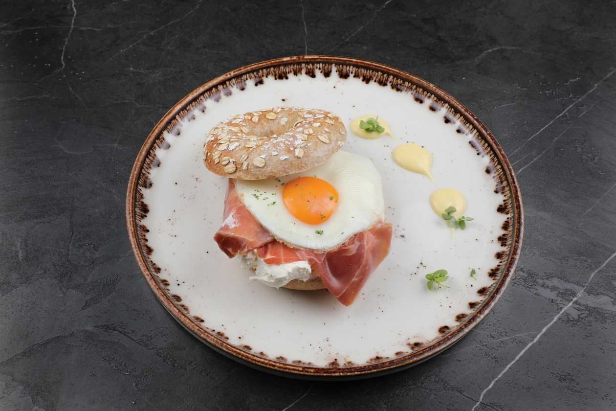Bagel N' Proscuitto