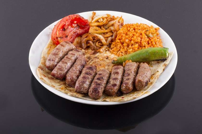 Inegol (Turks grilled minced meat rolls)