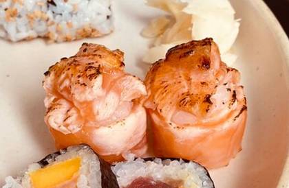 Seared Salmon Gunkan