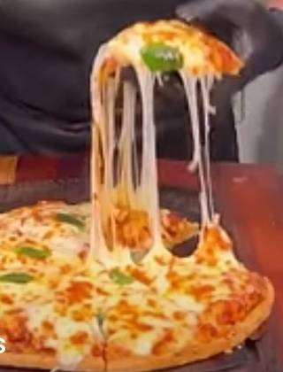Family Veggies & Chicken Pizza