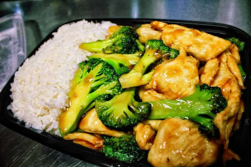 Hovězí s brokolicí s rýží