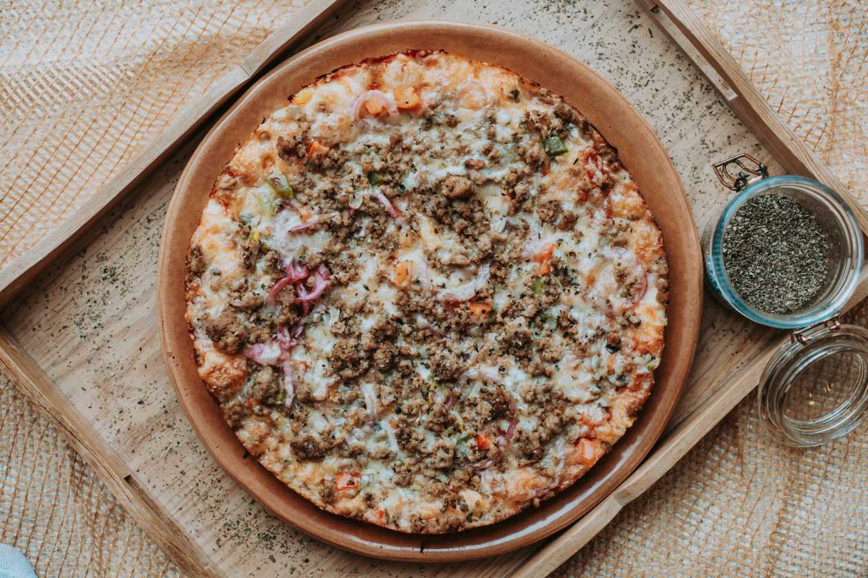 Minced Meat Pizza (26 cm)