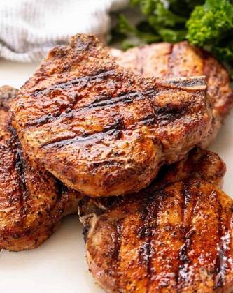 1 pork neck on the grill + potatoes + 1 sauce