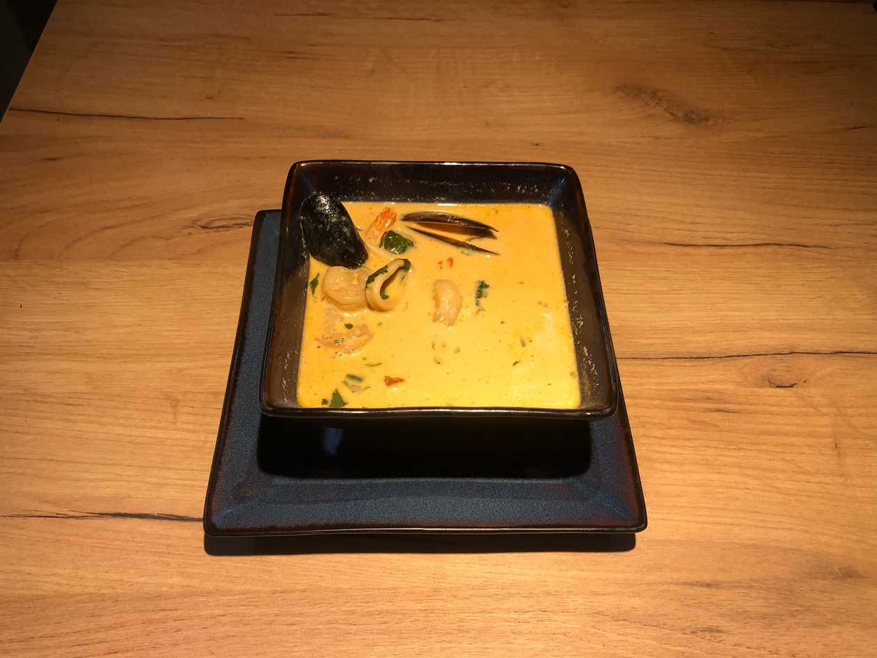 Zupa Tom Yum z Owocami Morza