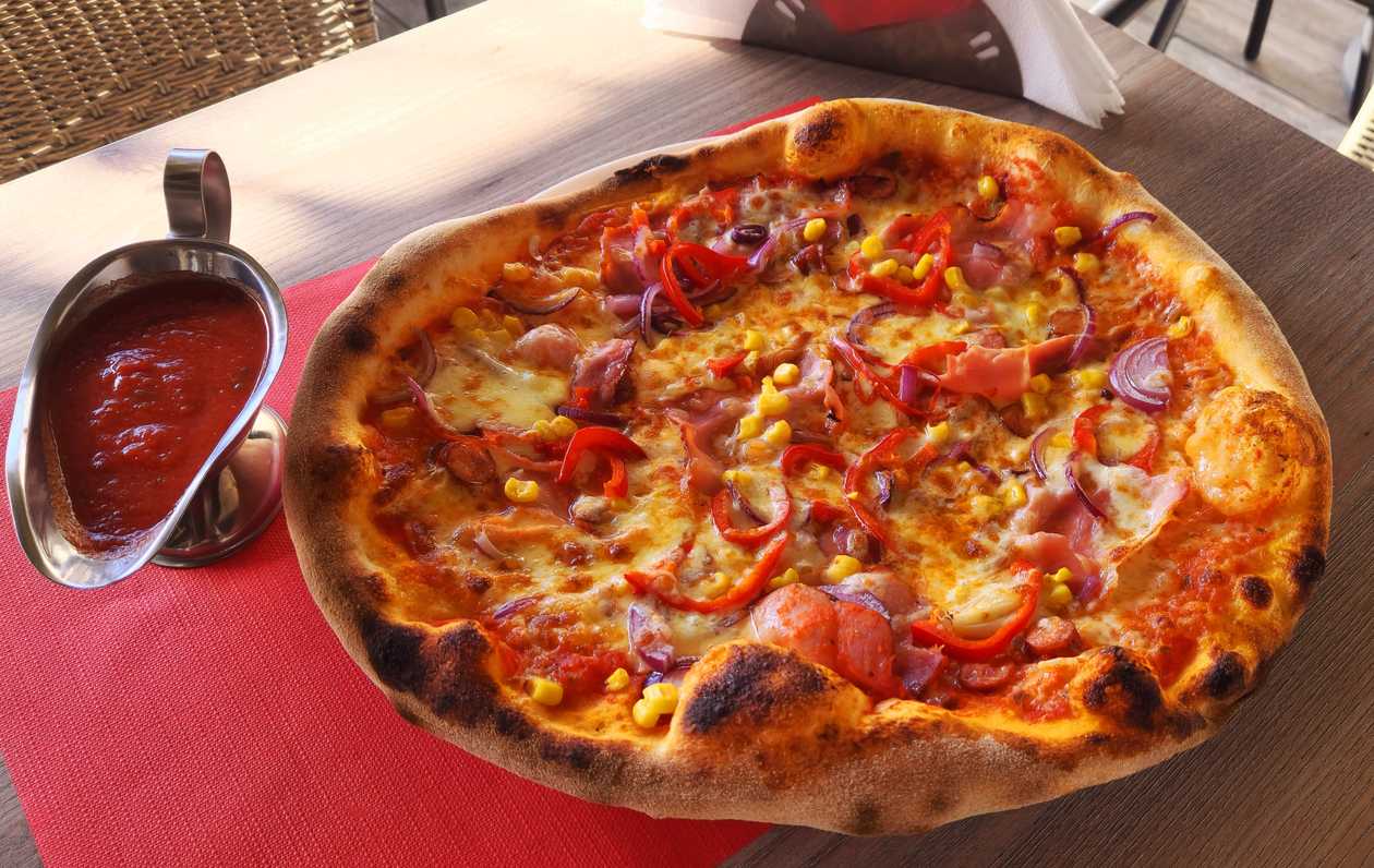 Rustic pizza