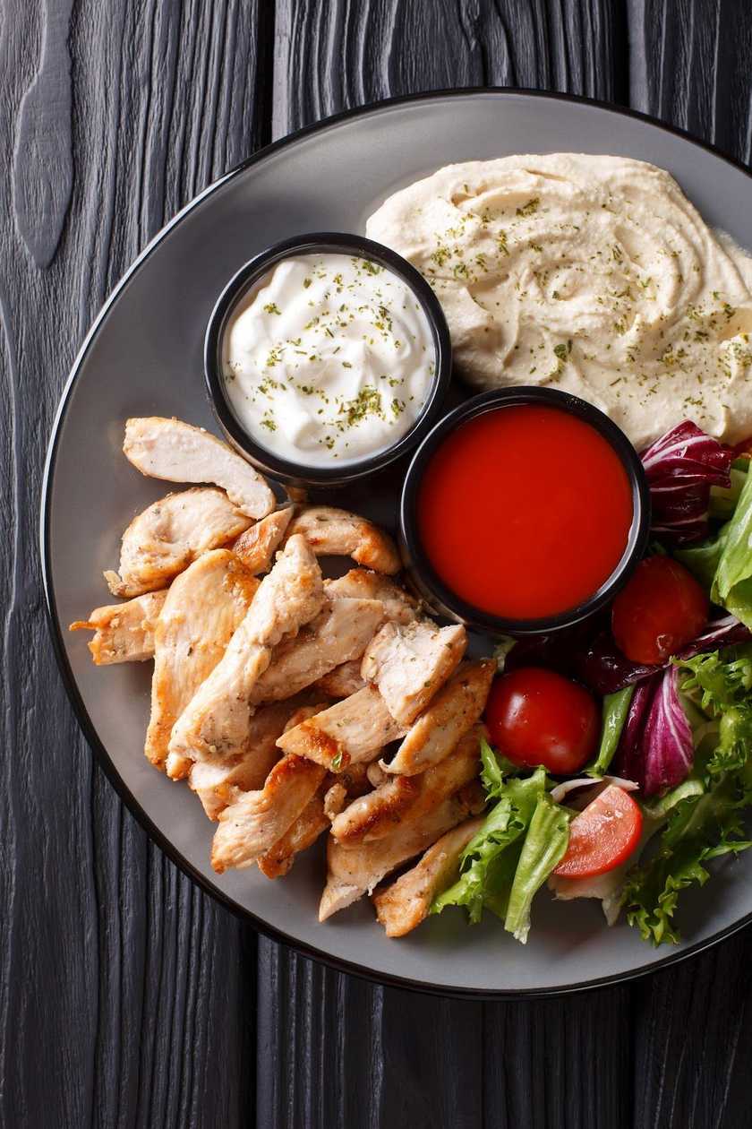 Falafel Hummus Salad (634 Calories)