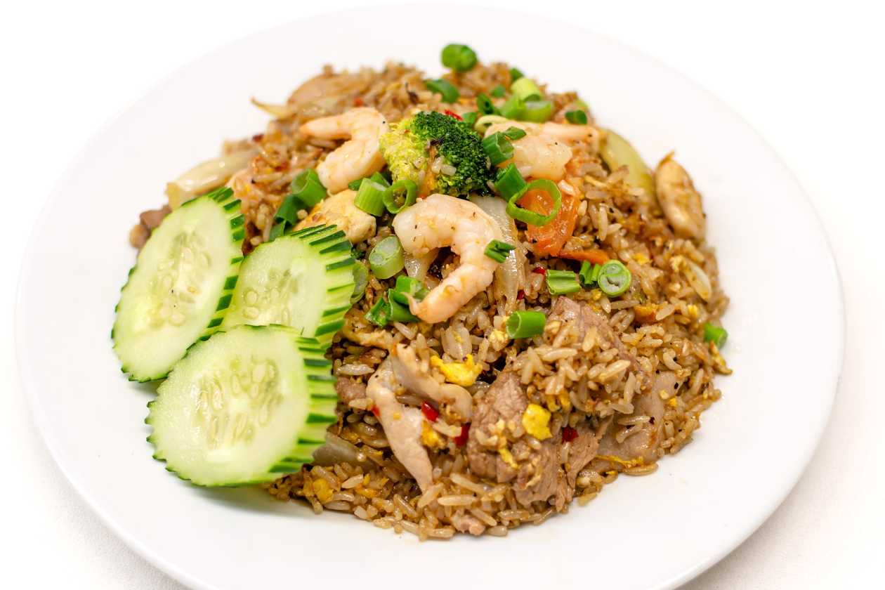 34. Fried rice with shrimps