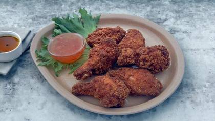 Crispy Chicken Wings with Chilli Sauce