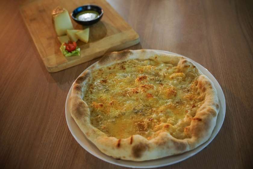 Pizza quttro formaggi