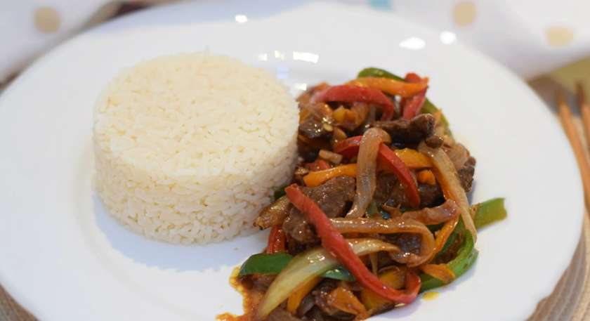 Plain Rice with Beef or Chicken Sauce
