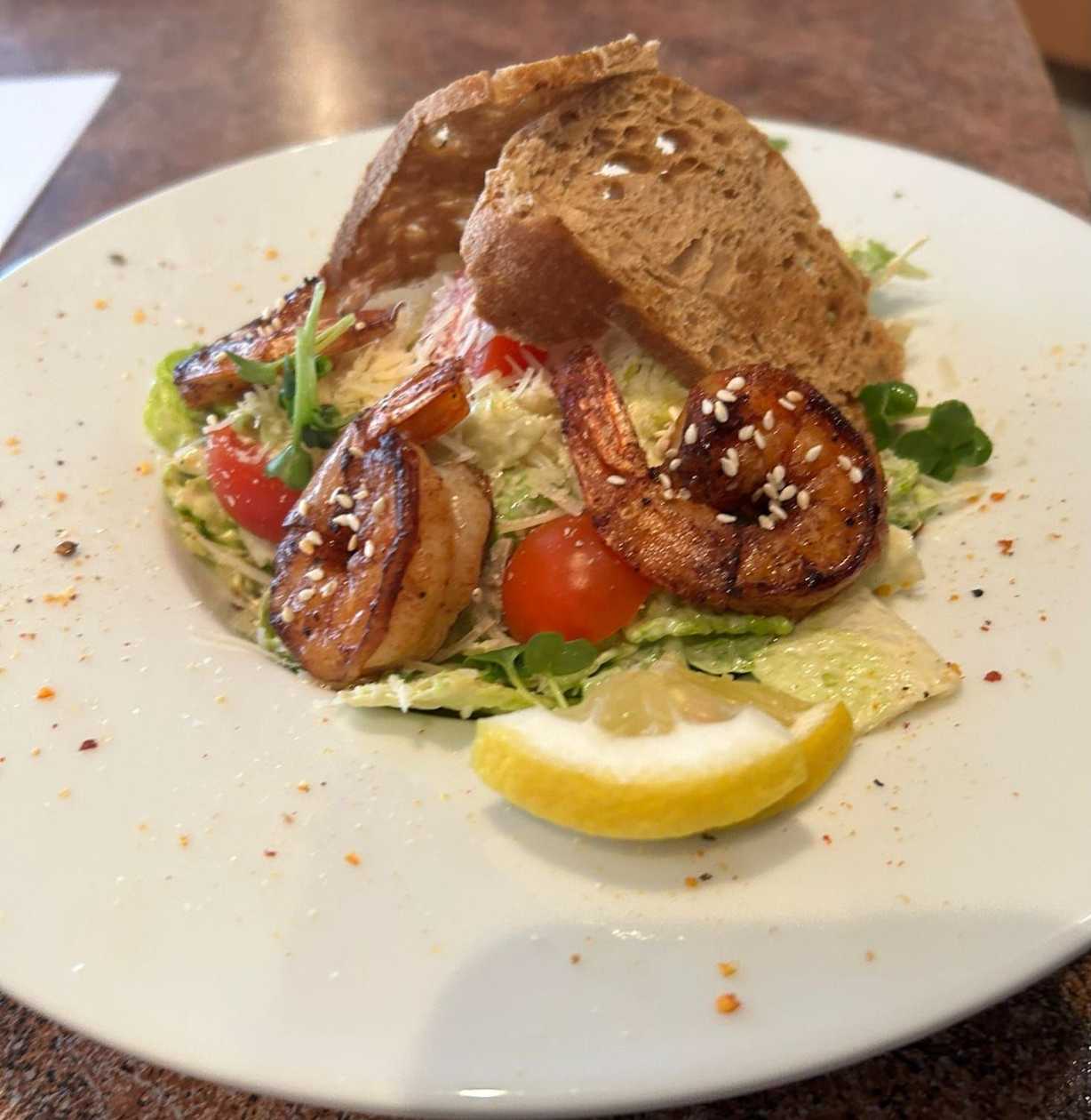 Cēzara salāti ar garnelēm