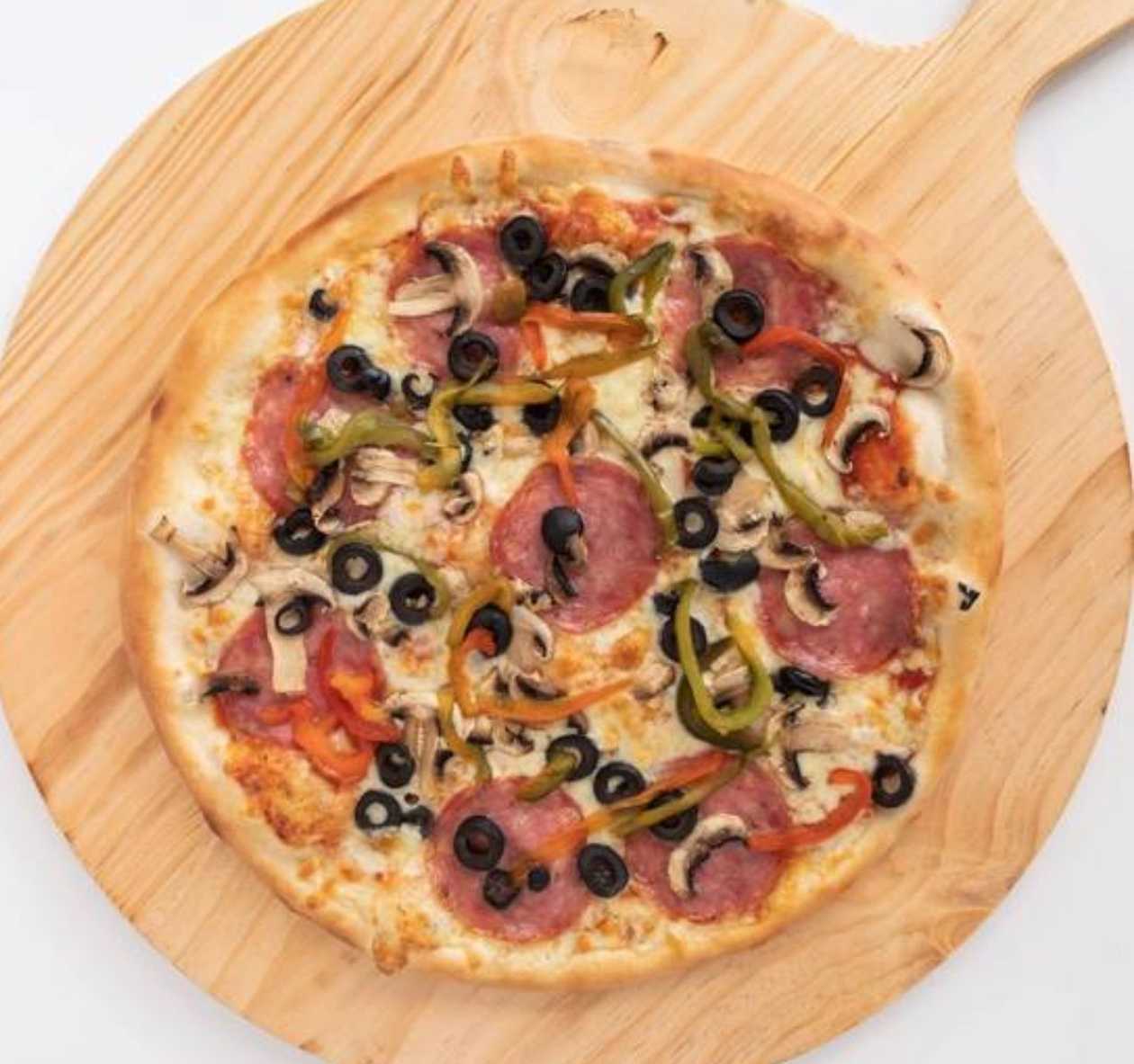 Salami Pizza