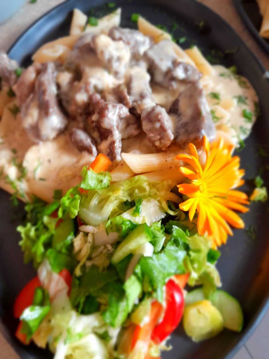 Teļa gaļa siera mērcē