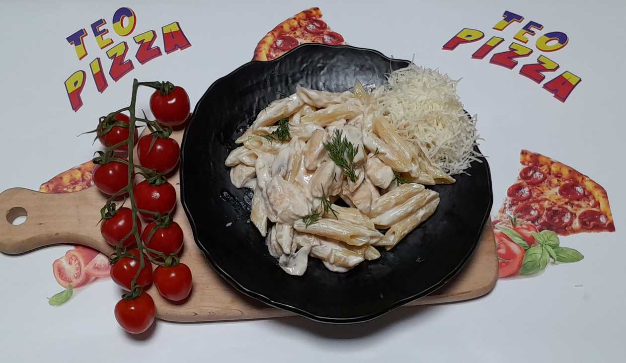 Pasta pollo funghi sos alb 450g